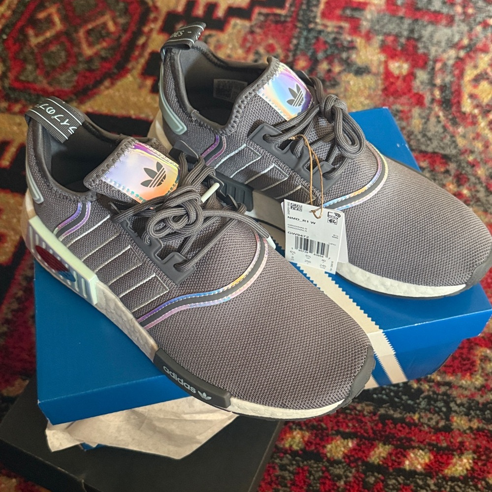 Adidas NMD_R1 W grey sneakers